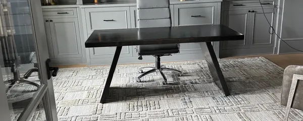 Desk and shelving unit built in a home office